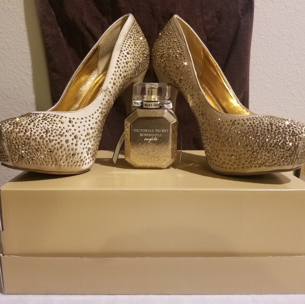 Shoes - Picture 2 of 4